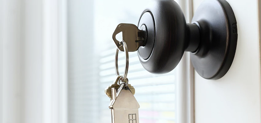 Bifold Door Knob Replacement in Azusa, California