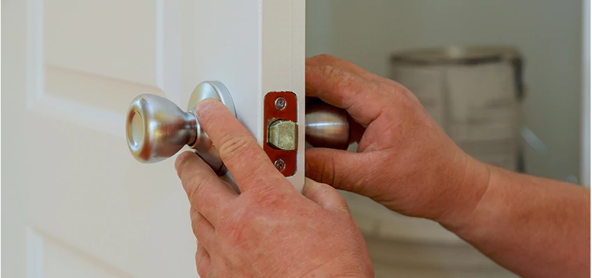 AAA Locksmiths For lock Replacement in Azusa, California